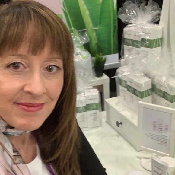 Meet your Posher, Michelle - Picture 1 of 1